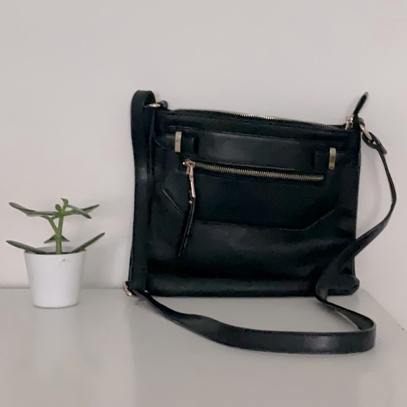 ⭐️FREE ALDO Crossbody bag - Picture 1 of 2